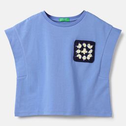 United Colors of Benetton Girls Solid Crochet Applique Pure Cotton Pockets Boxy T-shirt-image-81