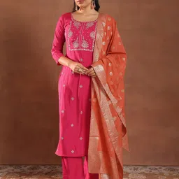 gerua by libas Libas Floral Embroidered Sequinned Straight Kurta With Trousers & Dupatta image 4