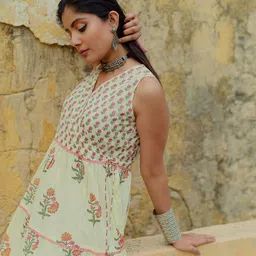 anayna Women Cream-Coloured & Pink Tiered Printed Kurta with Palazzos-16