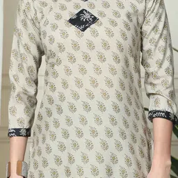 Rajnandini Women Floral Printed Regular Kurti with Salwar & With Dupatta image 3