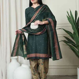 Rajnandini Women Floral Printed Regular Kurti with Salwar & With Dupatta image 4