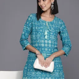 Varanga Geometric Printed Tie-Up Neck Kurta-2