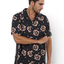 Celio Men Classic Floral Printed Spread Collar Shirt-image-95