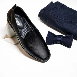 Buckaroo Men Black Textured Leather Slip-On Sneakers-image-57
