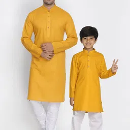 VASTRAMAY Men Yellow & White Solid Kurta with Pyjamas-19