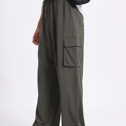 glitchez Men Relaxed Cargo Crew Hem Slit Track Pants-image-34