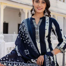 SKYLEE Women Floral Embroidered Kurta with Trousers & Dupatta-picture-4