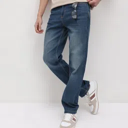 The Roadster Life Co. Men Straight Fit Mid-Rise Light Fade Stretchable Jeans-picture-42