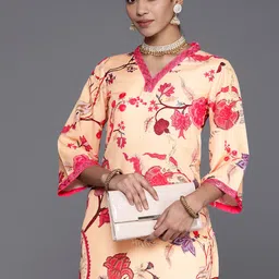 Varanga Women Floral Printed Flared Sleeves Sequinned Kurta-picture-38