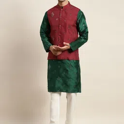 SOJANYA Men Green Embroidered Mirror Work Kurta with Pyjamas & Nehru Jacket-19