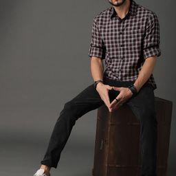 Roadster Men Grey & Maroon Micro Check Sustainable Casual Shirt-image-5