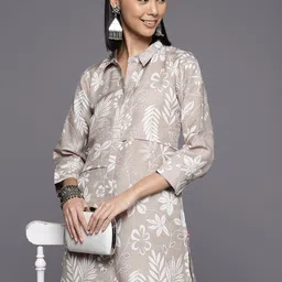 Varanga Women Shirt Collar Side Slit Tunic With Printed Trousers-picture-15