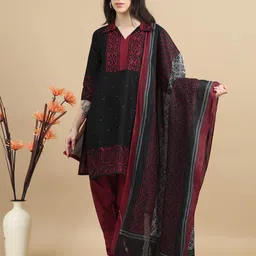 MIRAAN Floral Printed Regular Pure Cotton Kurta with Trousers & Dupatta-17