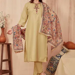 TRAHIMAM Women Floral Embroidered Regular Kurti with Trousers & With Dupatta-image-3