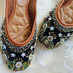 Anouk Women Embellished Ethnic Mojaris Flats-image-84