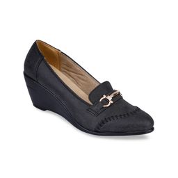 VALIOSAA Women Black Solid Pumps-22