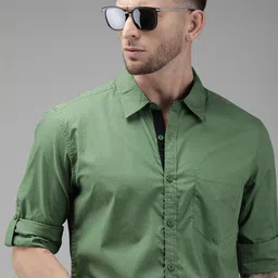 Roadster Men Green Regular Fit Solid Sustainable Casual Shirt-image-52