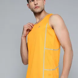 Alcis Men Yellow & Silver-Toned Printed Slim Fit T-shirt-image-80
