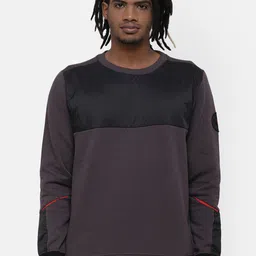Voi Jeans Men Charcoal Grey & Black Colourblocked Sweatshirt-image-11