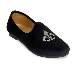 PANAHI Men Black & Beige Embroidered Velvet Mojaris-image-4