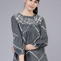 Vishudh Women Grey and White Printed A-Line Top-image-0