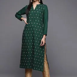 Libas Women Green Pashmina Wool Geometric Embroidered Kurta-31