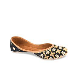 DESI COLOUR Women Black & Gold-Toned Embellished Mojaris-image-65