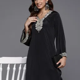 Varanga Embroidered Mirror Work Kurta with Trousers-18