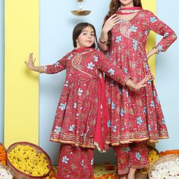 Bitiya by Bhama Girls Floral Printed Gotta Patti Pure Cotton Angrakha Kurta Set-picture-15