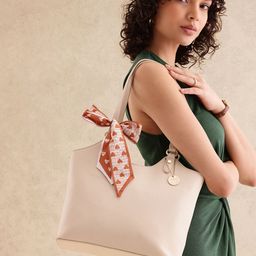 all about you Structured Shoulder Bag with Bow Detail-6