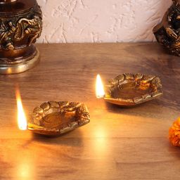 Aapno Rajasthan Brown Set Of 2 Floral Brass Oil Lamp-18