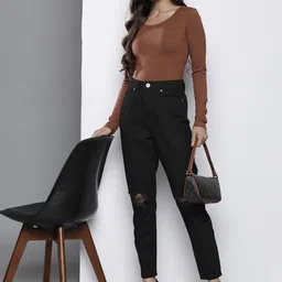 Boohoo Women Cotton High-Rise Mildly Distressed Jeans-image-76