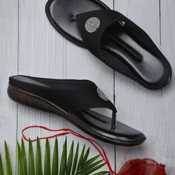 sneakers villa Women Embellished T-Strap Flats-image-94