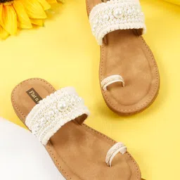 Flat n Heels Women Embellished Ethnic One Toe Flats-41