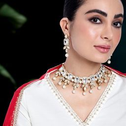 Peora Women Gold-Plated Kundan-Studded Jewellery Set-34
