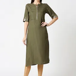 AV2 Women Olive Green Yoke Design Maternity Kurta-37