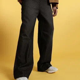 glitchez Men 90's Revival Loose Bootcut Light Fade Jeans-image-43