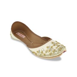 Fulkari Women Cream-Coloured & Gold-Toned Embellished Leather Mojaris-0