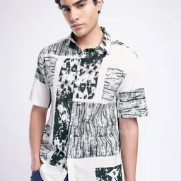 glitchez Monochrome Abstract Printed Relaxed Fit Shirt-picture-39