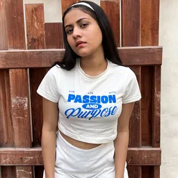 Stylecast X Hersheinbox Typography Printed Crop Top-picture-7