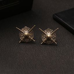 COSA NOSTRAA Men Antique Gold Shield & Sword Collar Tips Accessory Gift Set-50