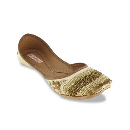 Fulkari Women Cream-Coloured Embellished Leather Mojaris-image-83