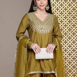 House of Pataudi Jashn Yoke Design Sequinned Zari Work Kurti With Sharara & Dupatta-14