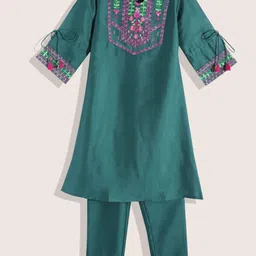Sangria Teen Girls Floral Yoke Design Thread Work Detail A-Line Kurta with Trousers-image-6
