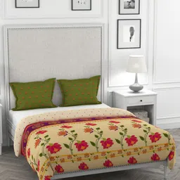 Portico New York Yellow & Red Printed Super King Bed Cover Set-image-18