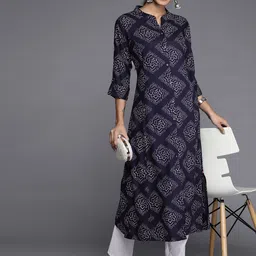 Varanga Women Navy Blue & White Ethnic Motifs Printed Indigo Kurta-picture-17