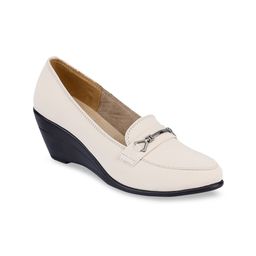 VALIOSAA Women Cream-Coloured Textured Pumps-16