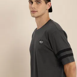Difference of Opinion Men Charcoal Grey Drop-Shoulder Sleeves Cotton OversizedT-shirt-image-54