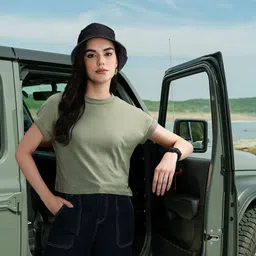 Roadster Women Green Solid Round Neck Crop Top-image-70