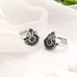 TEEJH Set Of 2 Oxidised Silver-Toned & Black Kshtriya Peacock Toe Rings-image-54